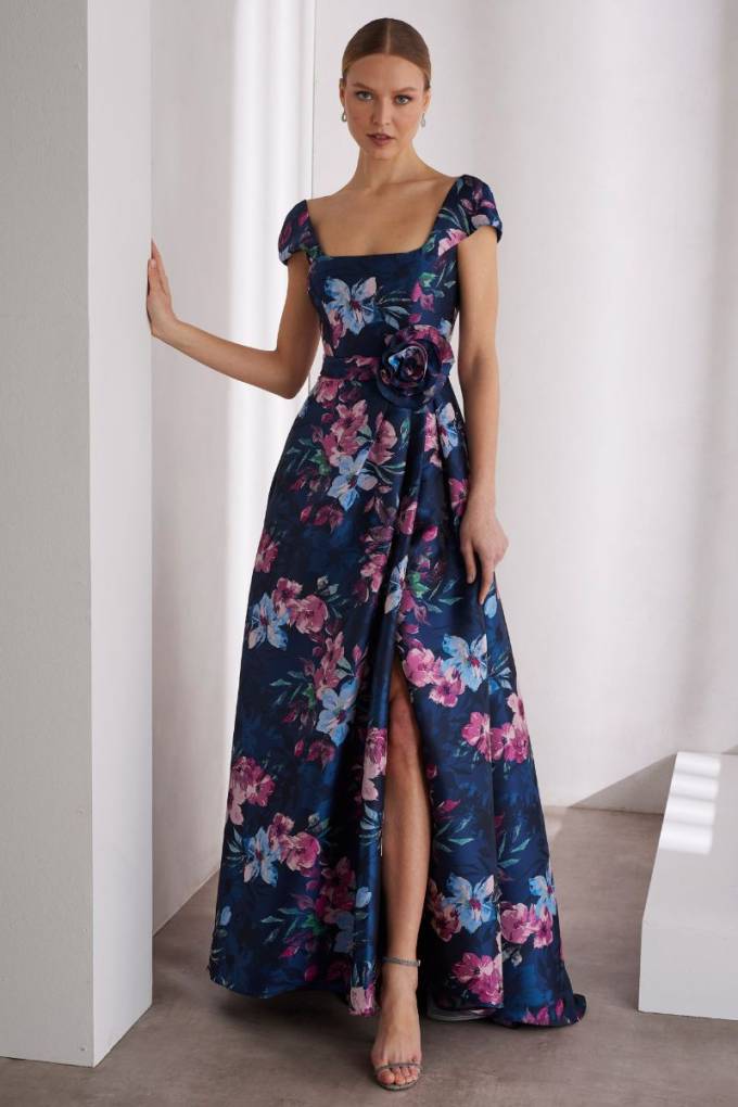 rosa-clara-kastenausschnitt-bodenlang-kleid