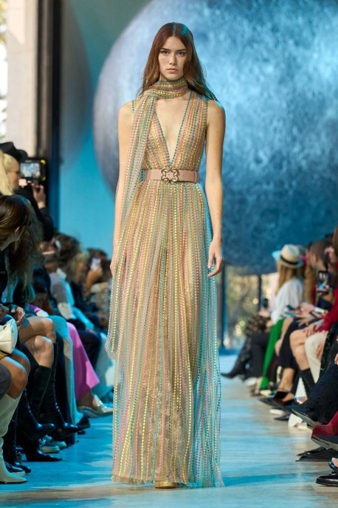 streifen-perlen-abendkleid-elie-saab-vneck