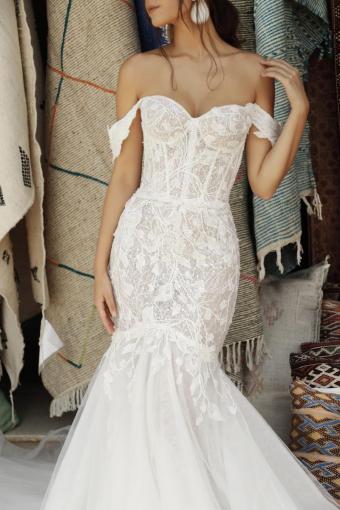 mermaid-hochzeitskleid-floral-lace-agneiska-swiatly-naomi