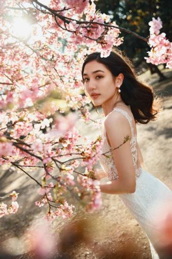 bridal-dress-spitze-figure-higging-cheriebyoui