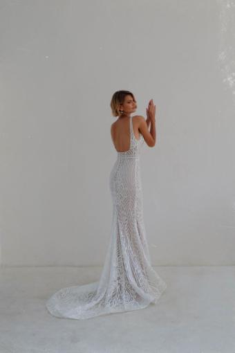 bridal-dress-spitze-schleppe-open-back-promise-cherie-by-oui