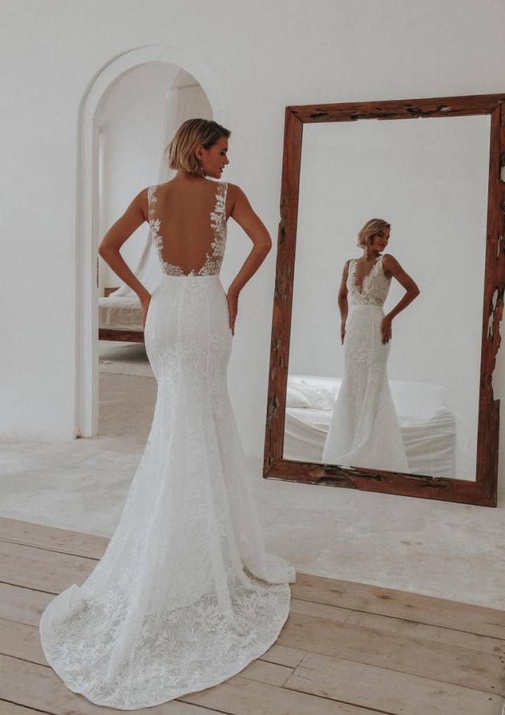 hochzeitskleid-rueckenfrei-vneck-schleppe-lace-mermaid-divine-cherie-by-oui