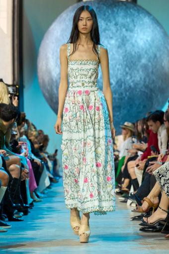 blumen-stickerei-kleid-elie-saab