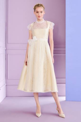 servus-talbotrunhof-dirndl-creme-hell