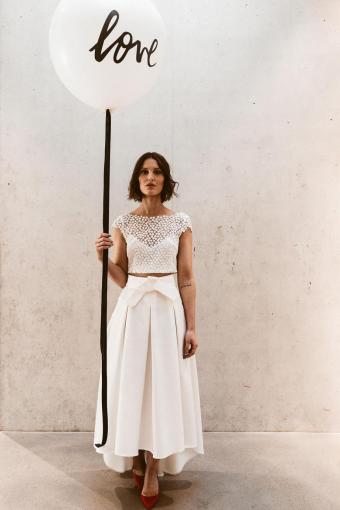 zweiteiler-isi-lieb-standesamtoutfit-rock-schleife-spitze-highneck-kurzarm-knoechellang