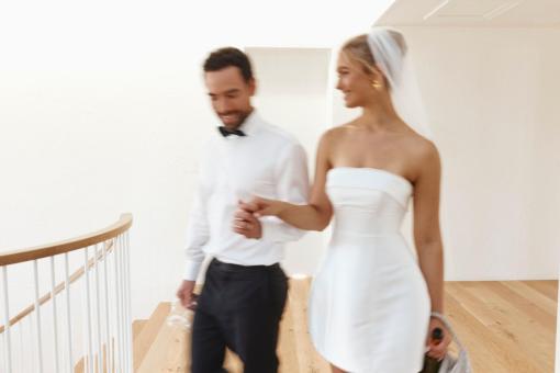 Standesamt-Hochzeit-kurzes-Brautkleid