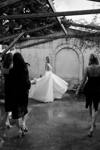 flowy-huxley-weddingdress-madewithlove