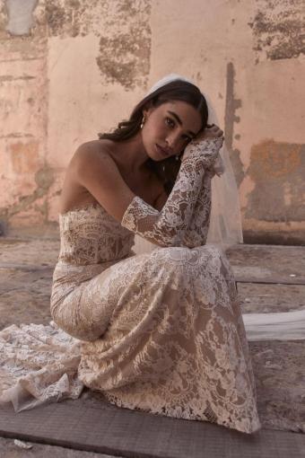 MadewithLove-Spitzenbrautkleid-Winnie-2