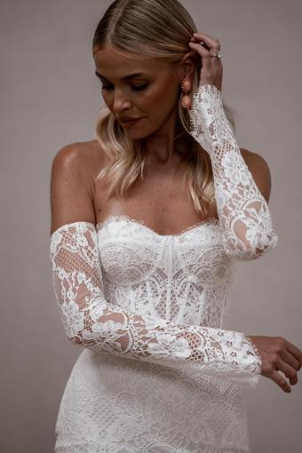 MadewithLove-Spitzenbrautkleid-Winnie-9