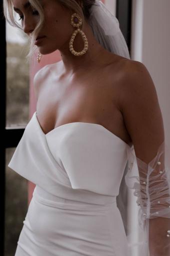 lily-modern-hochzeit-kleid-strapless-madewithlove