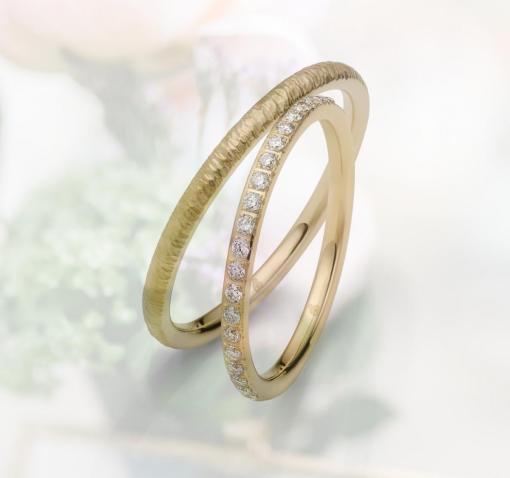 trauringe-hochzeit-hochwertig-gold-diamanten-schraffiert-eheringe