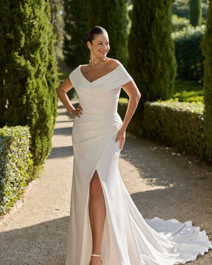 brautmode-grosse-groessen-carmen-ausschnit