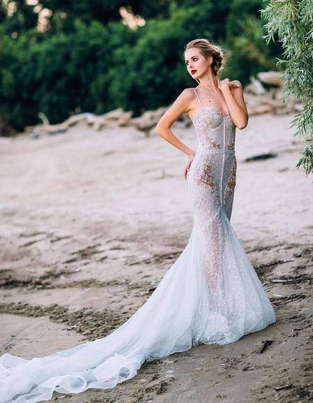 Rara Avis bridal dress 2019